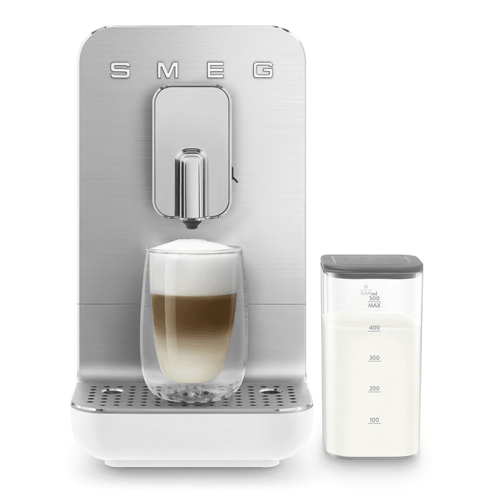 Изображение Автоматическая кофемашина Smeg BCC13WHMEU 4