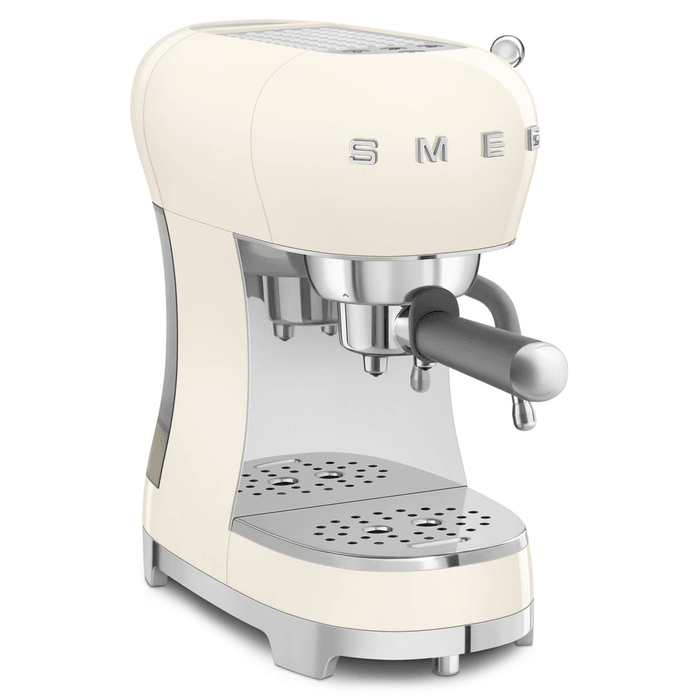 Изображение Рожковая эспрессо кофемашина Smeg ECF02CREU 2