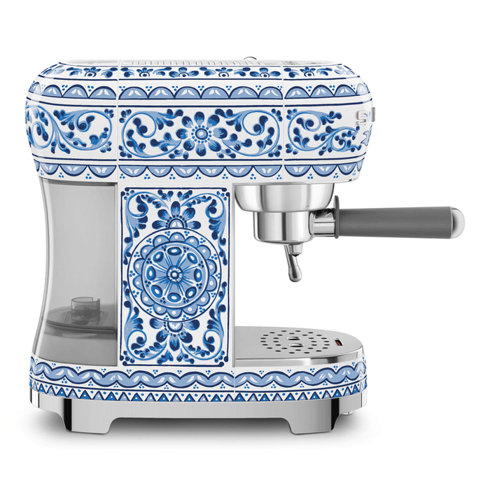 Изображение Рожковая эспрессо кофемашина Smeg ECF02DGBEU 1