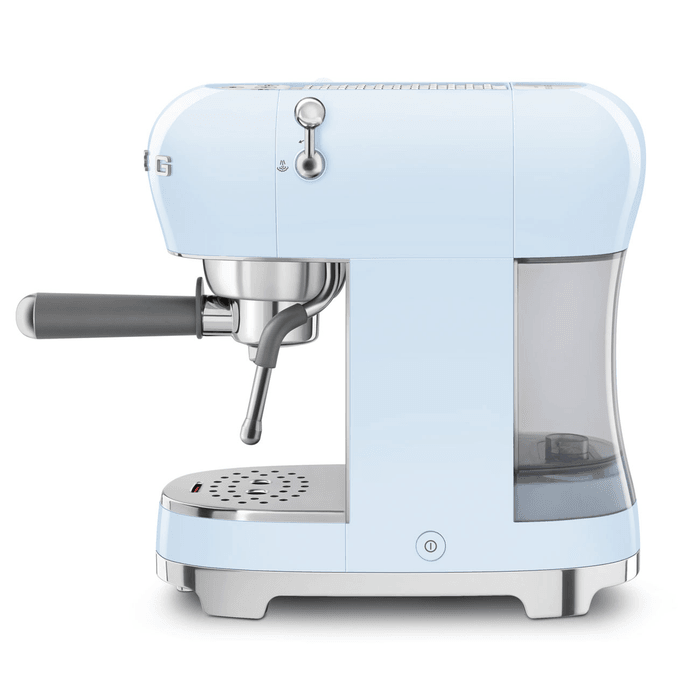 Изображение Рожковая эспрессо кофемашина Smeg ECF02PBEU 1