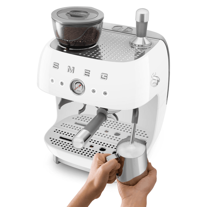 Изображение Рожковая эспрессо кофемашина Smeg EGF03WHEU 4