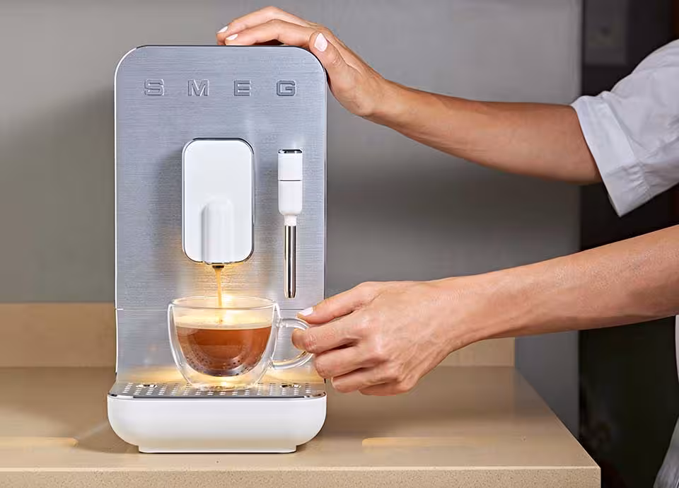 Автоматическая Кофемашина Smeg Автоматическая кофемашина Smeg
