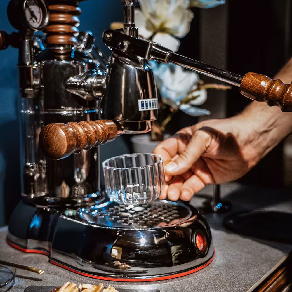 Леверная кофемашина La Pavoni Леверная кофемашина La Pavoni